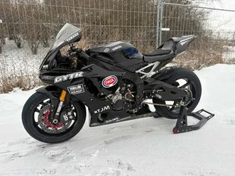 yamaha r1 rn32 racebike „top“