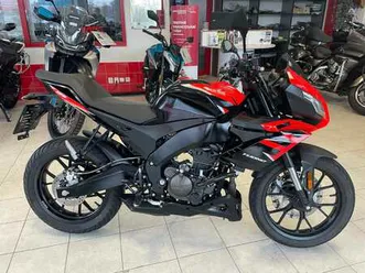 aprilia tuono 125 2022 9tkm 1.majitel
