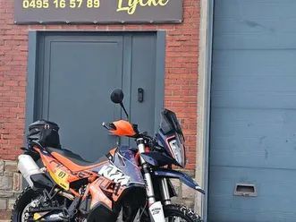 ② une aventure pleine d'aventures sur la ktm 790r