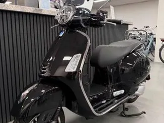 vespa gts 300 super hpe abs glans zwart bj 2024 keyless go — motoren | piaggio — marktplaats