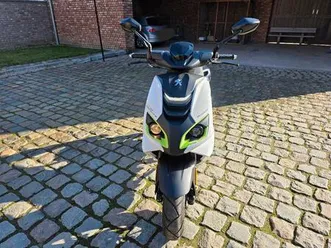 ② peugeot speedfight 4 4t sportline en parfait état ! !