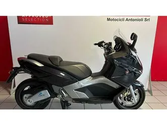 vendo gilera gp 800 usata a cureggio (codice 9926263) - moto.it
