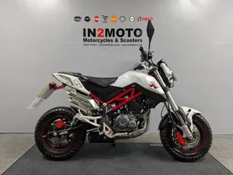 2018 (68) benelli tnt 125 in white with only 2,551 miles