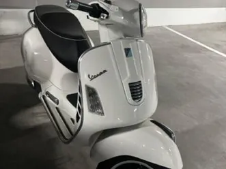 piaggio - vespa gts 300