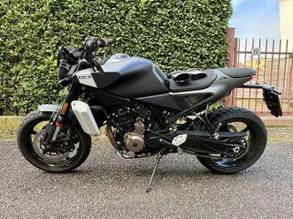 husqvarna svartpilen 801 nero