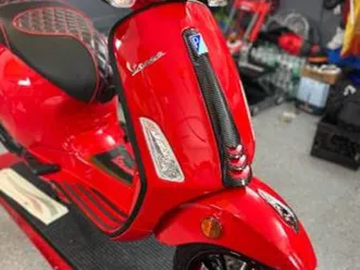 2019 vespa primavera 150 only 138 miles!! totally customized !!!