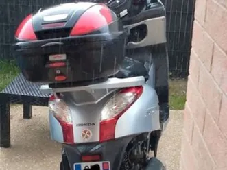vend scooter 125 cm honda