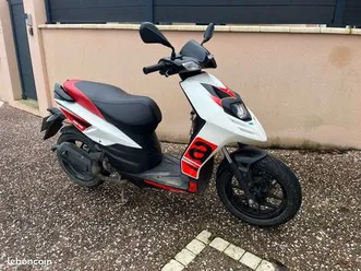 scooter aprilia sr