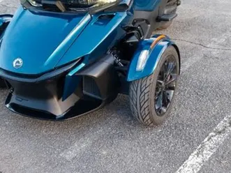 can am spyder rt
