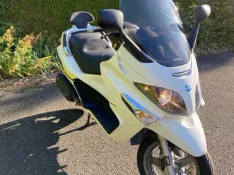 piaggio xevo 125 – excellent état – 6 385 km – ct ok
