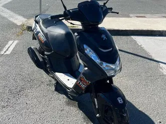 scooter peugeot street zone noir