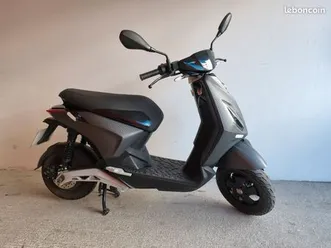 scooter piaggio one électrique dès 14 ans très bon état