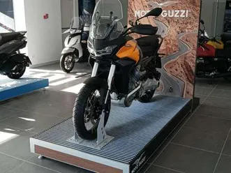 moto guzzi stelvio giallo