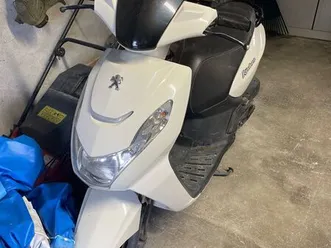 scooter peugeot kisbee