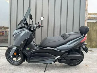 ② yamaha xmax 125 tech max