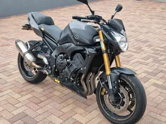 yamaha fz8 série spr akrapovic/ ohlins