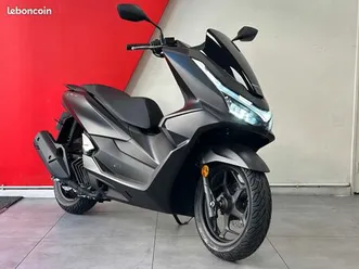 honda pcx 125 dx noir mat - proche du neuf - écran tft couleur - suspension améliorée - scooter permis a1 / b