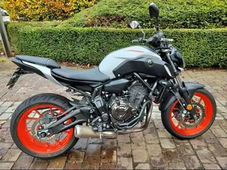 ② yamaha mt07 ice fluo / 2019 / 9000km