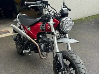 honda dax st 125 rouge