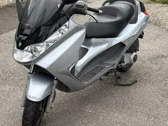 scooter piaggio x8