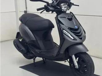 piaggio zip 2023 full optie | antraciet mat | 3400km | brom — scooters | piaggio — marktplaats