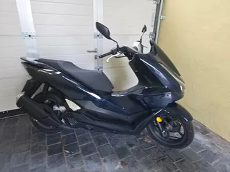 ② honda pcx 7 maand oud eerst is eerst. met garantie.