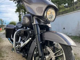 harley street glide spécial