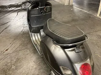 vespa gts 125 gris