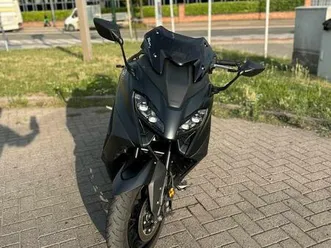 ② tmax 560 ligne akrapovic