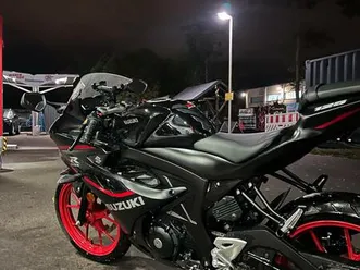 suzuki gsxr-125 schwarz rot