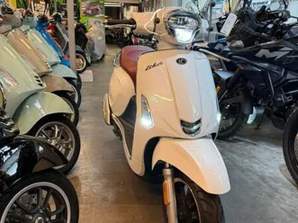 ② kymco like 125 2021 4000km garantie 1 an