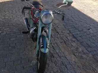 tryumph 350 restaurada classica cuba