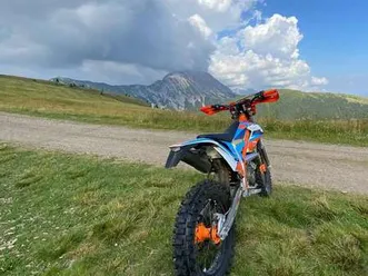 250 r