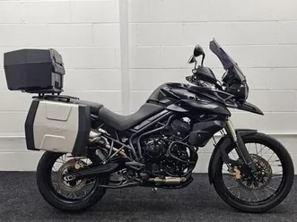 triumph tiger 800 xc ** full triumph luggage - 2 keys **