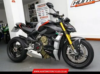 2023 '23 ducati streetfighter v4 sp. only 2,731 miles. see ad. for spec. £22,495