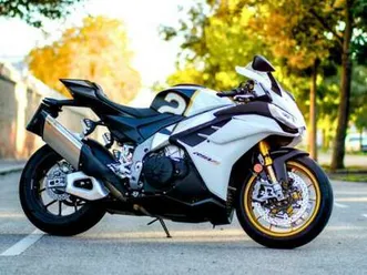 aprilia rsv4 factory 1100 gold edition