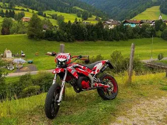 aprillia sx50 2011