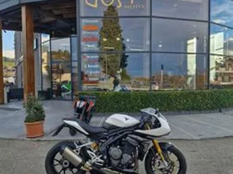 triumph speed triple 1200 rr