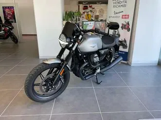 moto guzzi v 7 stone 850, unico proprietario, solo 2.000km! argento