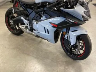 cf moto sr 675 r 2026 675 cm3 | moto sportive | 200 km | gris | 01250 ceyzeriat