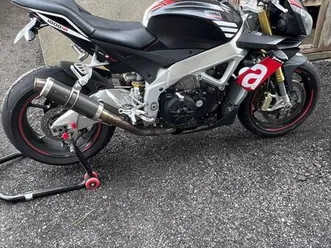 aprilia tuono v4