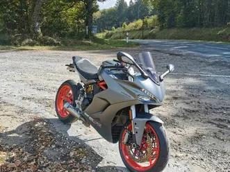 ducati supersport 939