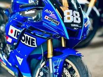 yamaha r1 60th anniversaire