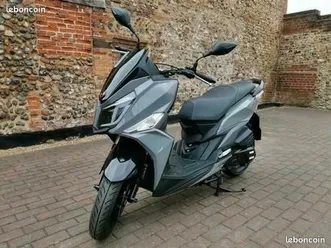 scooter sym jet 14 125 – état quasi neuf – 3 360 km