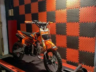 dirt bike / édition professionnel pro bike 125 cm3 / semi automatique / état neuve / utiliser 3 fois /