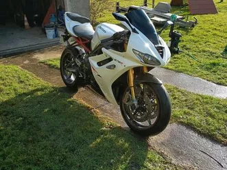triumph daytona 675 r