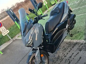 yamaha x-max