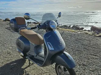 vespa gts 125 abs - excellent état -faible kilométrage