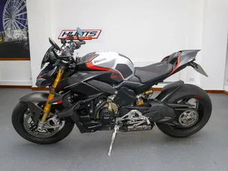 ducati streetfighter v4 sp2