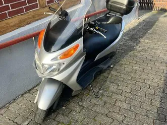 suzuki burgman uh 125